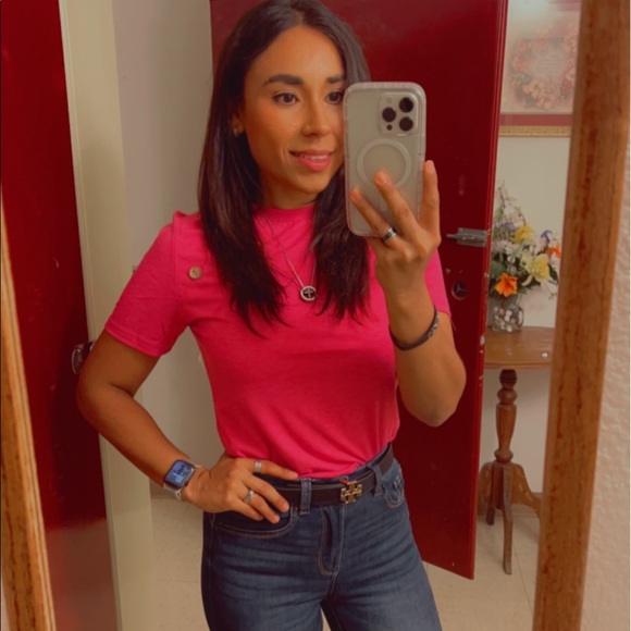 Meet your Posher, Dayra - Picture 2 of 4